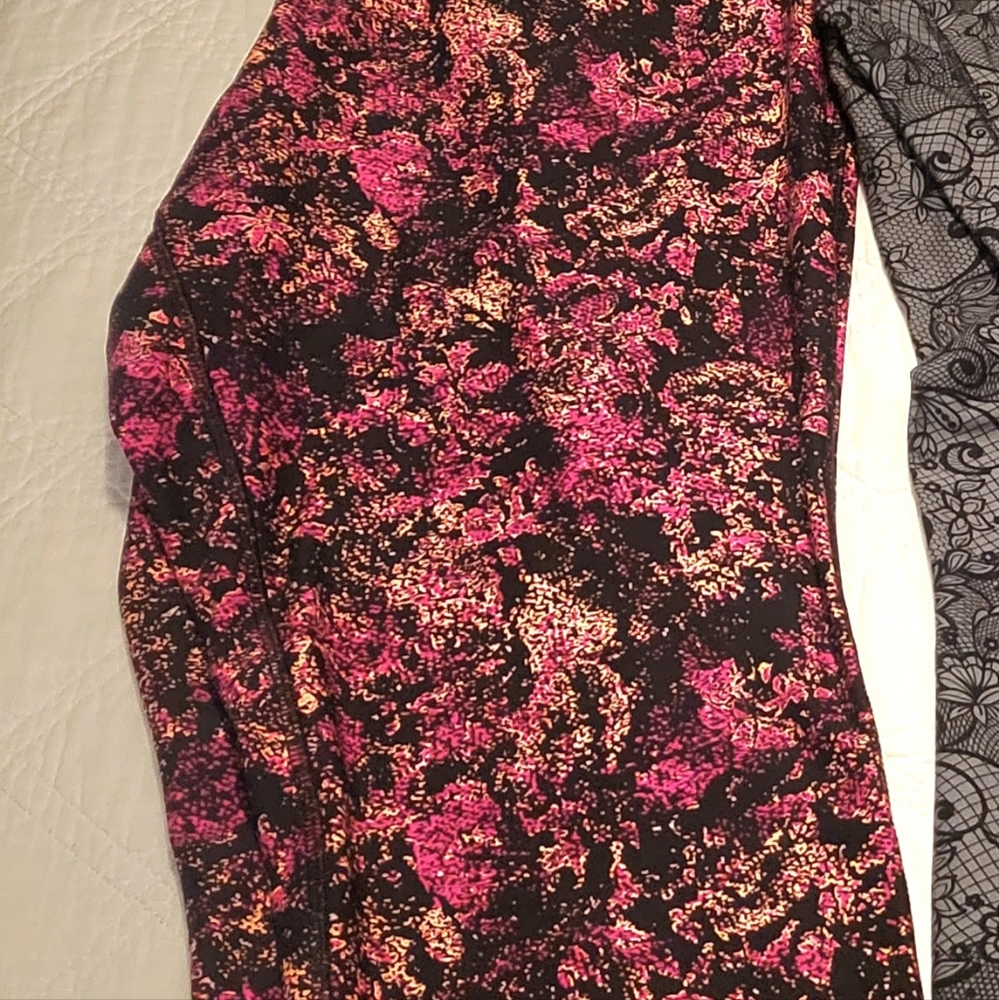 Lane Bryant Livi Active leggings. Multi color print size 18/20 like new
